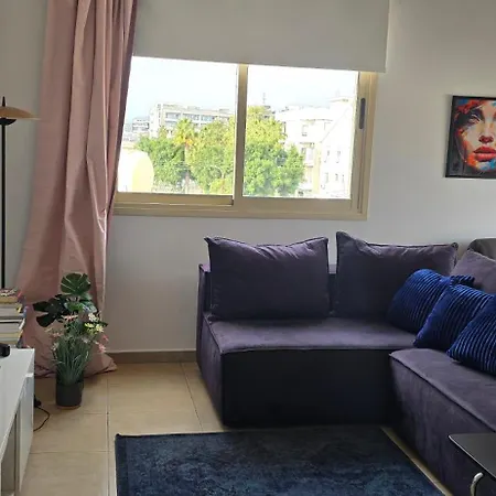 Lilac Deluxe -breakbooking Cy * Limassol