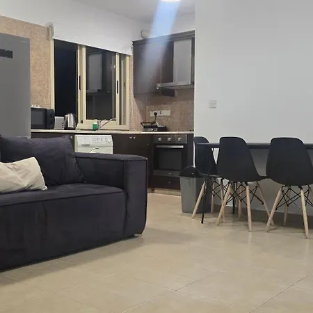 Lilac Deluxe -breakbooking Cy Апартаменты