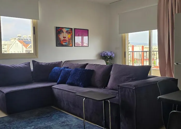 Lilac Deluxe -breakbooking Cy Limassol