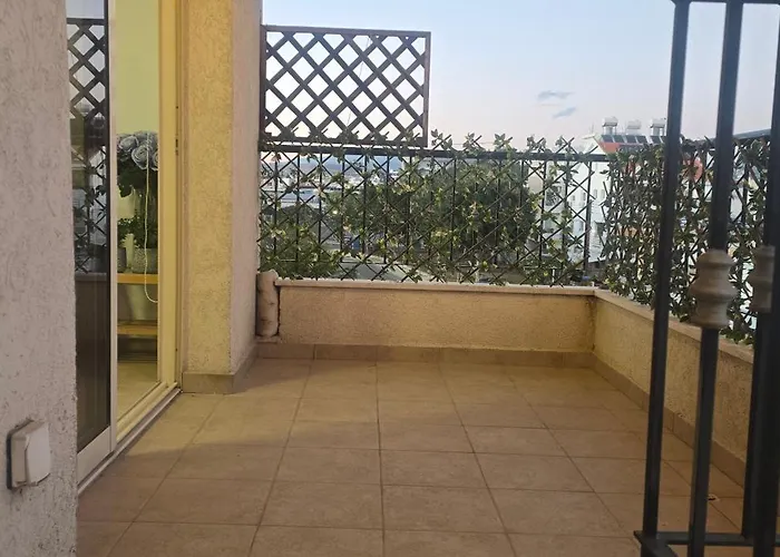 Lilac Deluxe -breakbooking Cy Limassol