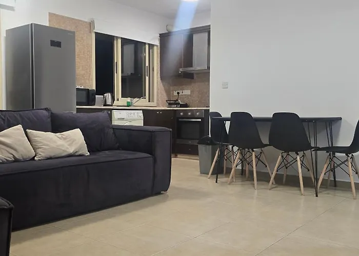 Lilac Deluxe -breakbooking Cy Apartment