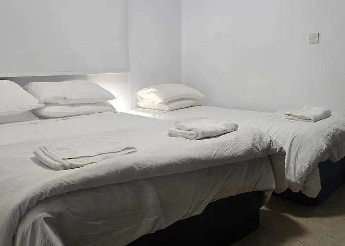 Lilac Deluxe -breakbooking Cy Limassol